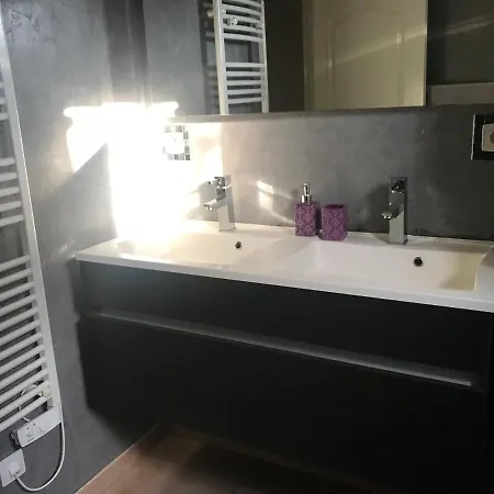 Apartment Privee Calme 15 Min A Pied Du Centre Parking Gratuit *